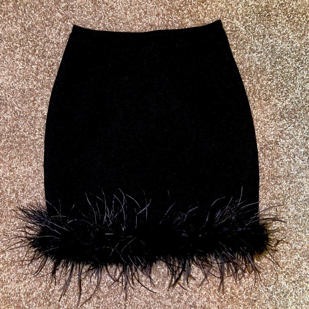 Miss Guided Boa skirt